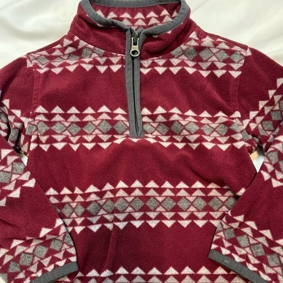 Boys OshKosh size 2T red fleece pullover - Picture 2 of 5